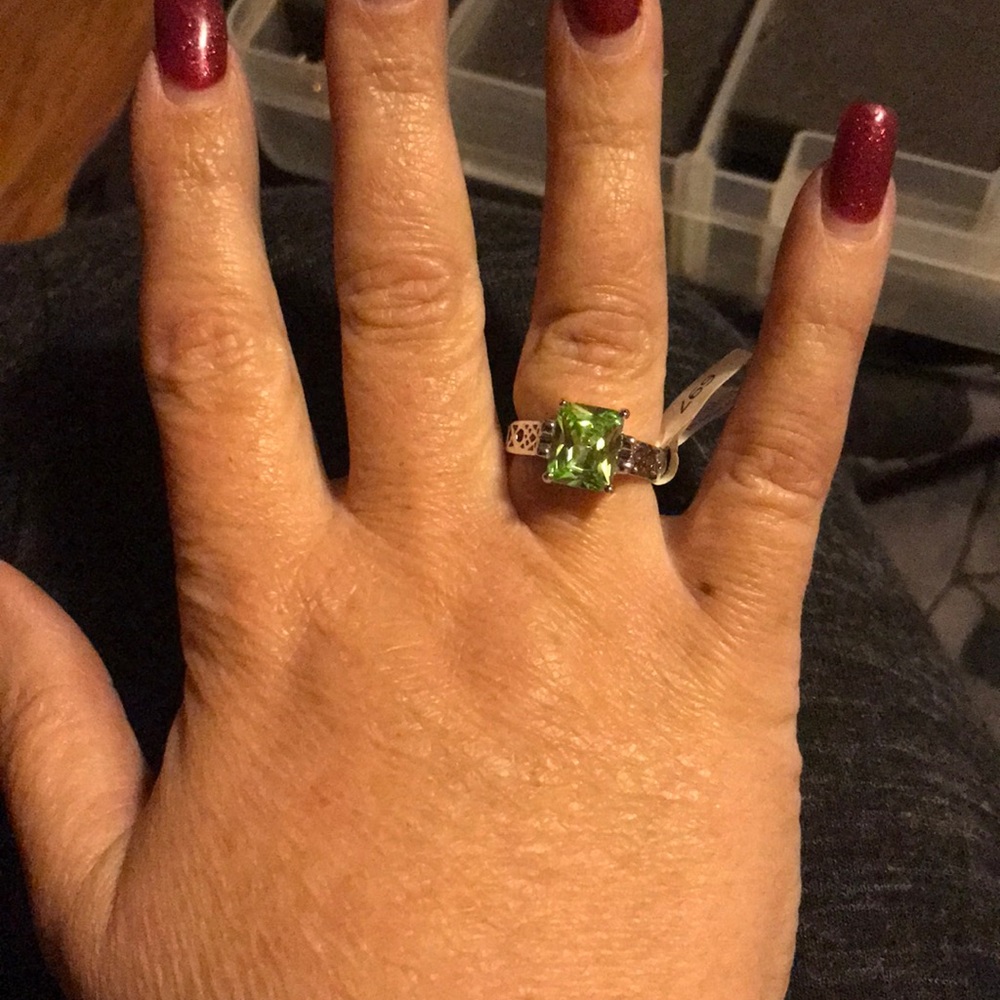 Green ring - Picture 3 of 3